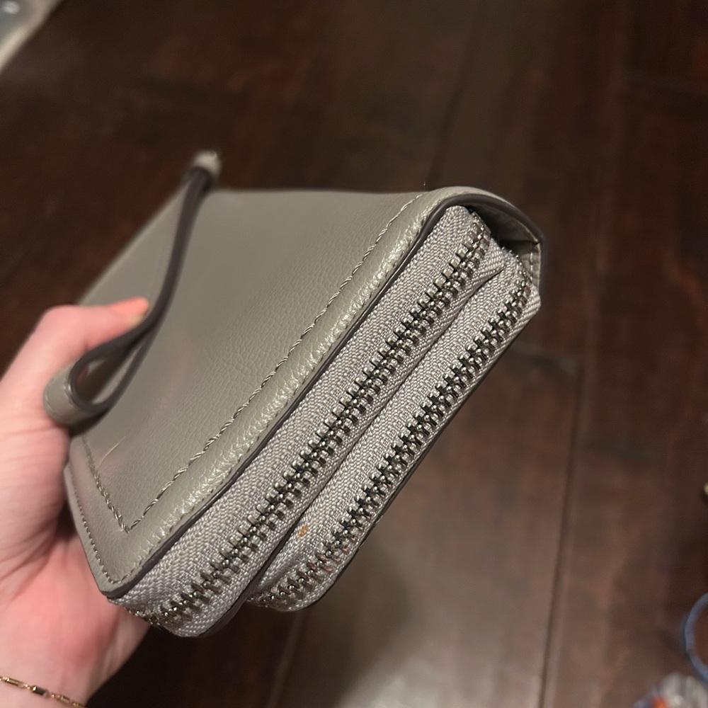 Kate Spade Gray Wallet with Zip-Around Closure - Picture 5 of 11